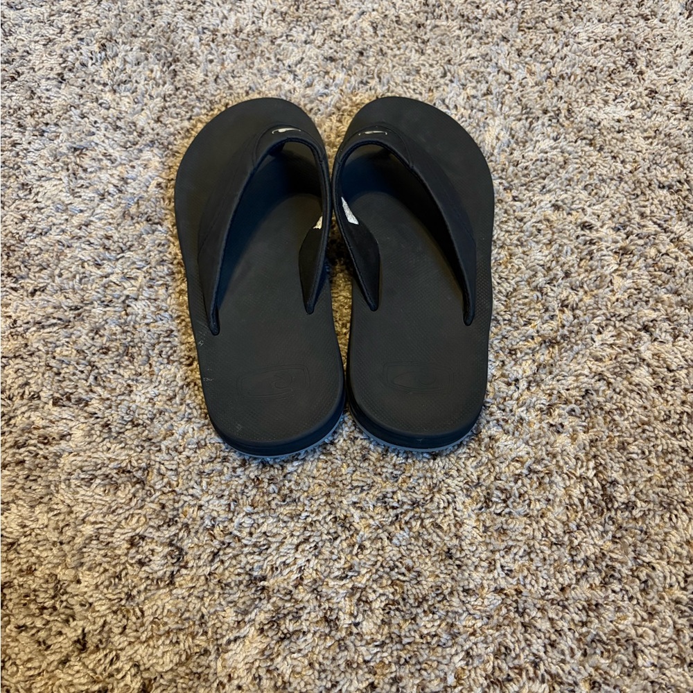 Reef Men's Black Cushioned Flip Flops - Picture 2 of 7
